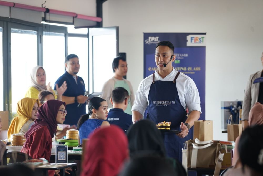 Apresiasi Warga Bandung, First Media Ajak Pelanggan Dekorasi Kue