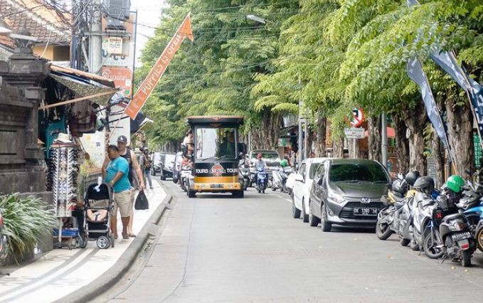 Lagi Populer Naik Bar Keliling di Bali, 2 Jam Diguncang Musik Kencang