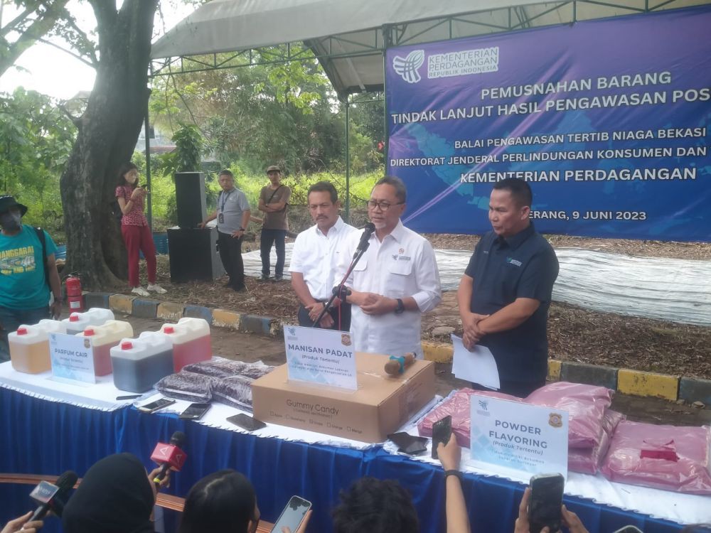 Barang Impor Ilegal Senilai Rp13,3 Miliar Dimusnahkan