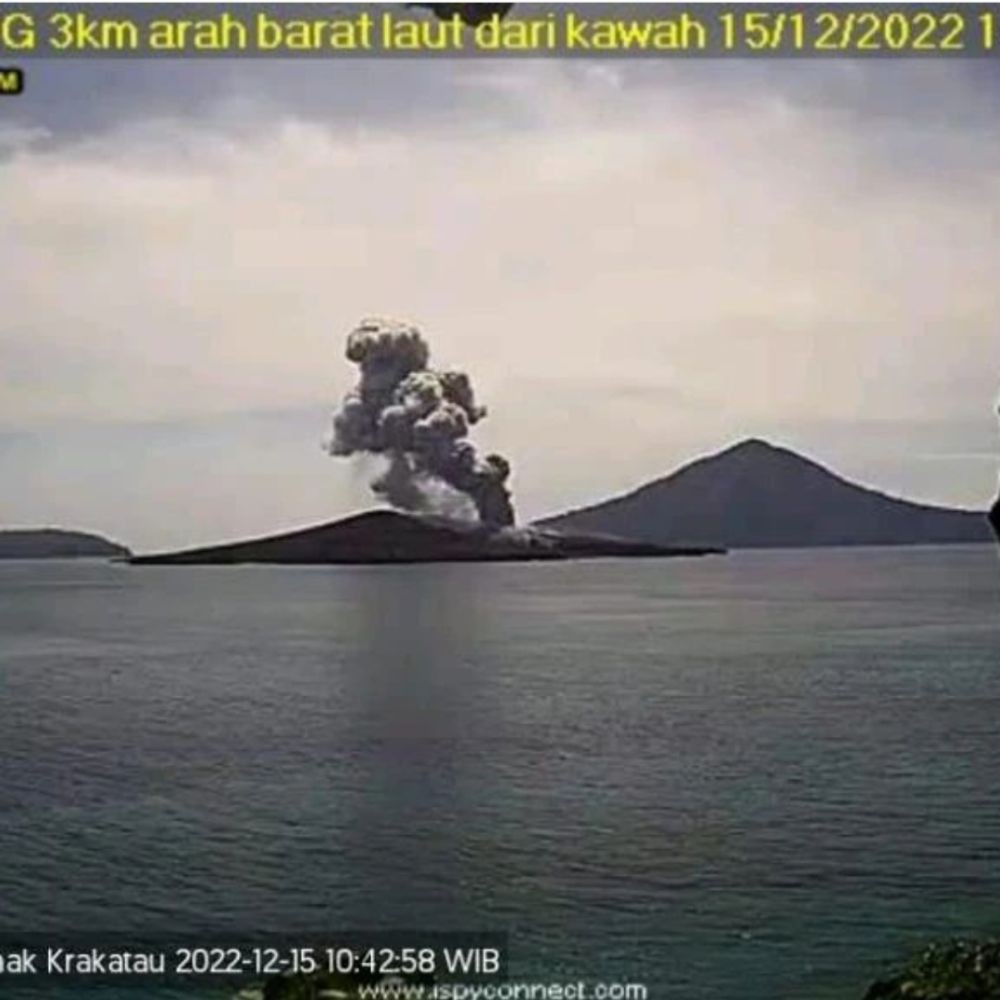 Erupsi Gunung Anak Krakatau, Masyarakat Dilarang Aktivitas Radius 5 KM