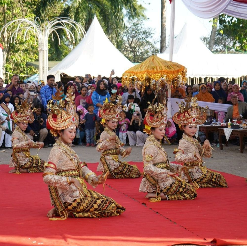 Mengenal Tradisi Lampung Cuwak Mengan, Diusung HUT Kota Metro 2023
