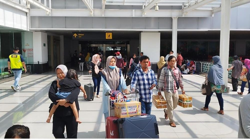 Bandara Ahmad Yani Pasang Panel Surya untuk Pasok Listrik Kantor Operasional