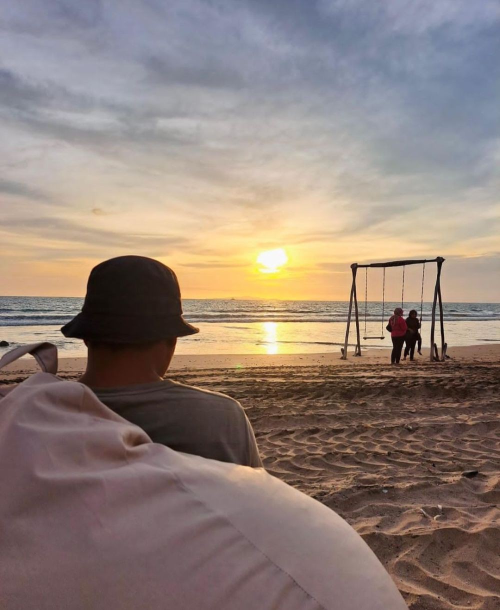 Pantai Sanggar Beach Lampung Selatan, Vibesnya Eksotis bak di Bali