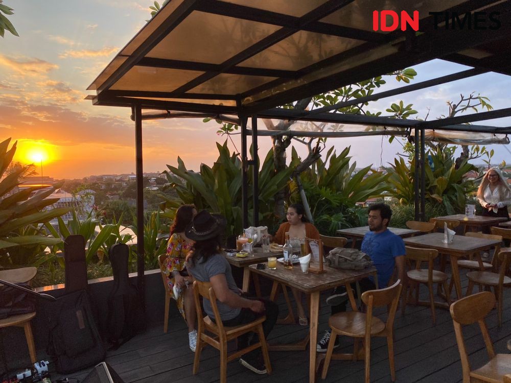 3 Resto Rooptop and Pool Bali Lihat Matahari Terbenam, Hindari Macet 