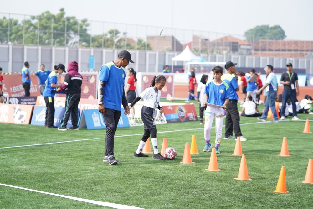 Sepak Bola Putri Terus Dikembangkan, 50 Guru MI di Kudus Diajar Coach Timo