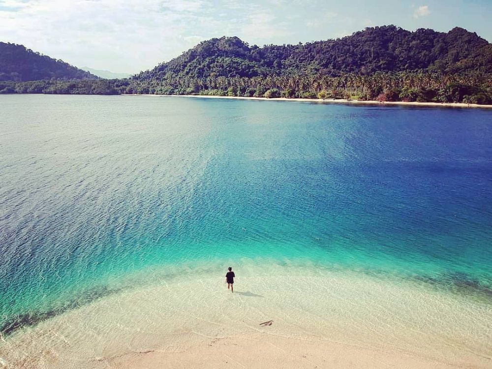 Rekomendasi Pantai di Lampung Cocok untuk Camping Bareng Bestie