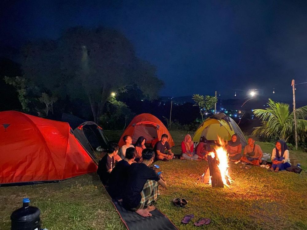 Rekomendasi Pantai di Lampung Cocok untuk Camping Bareng Bestie