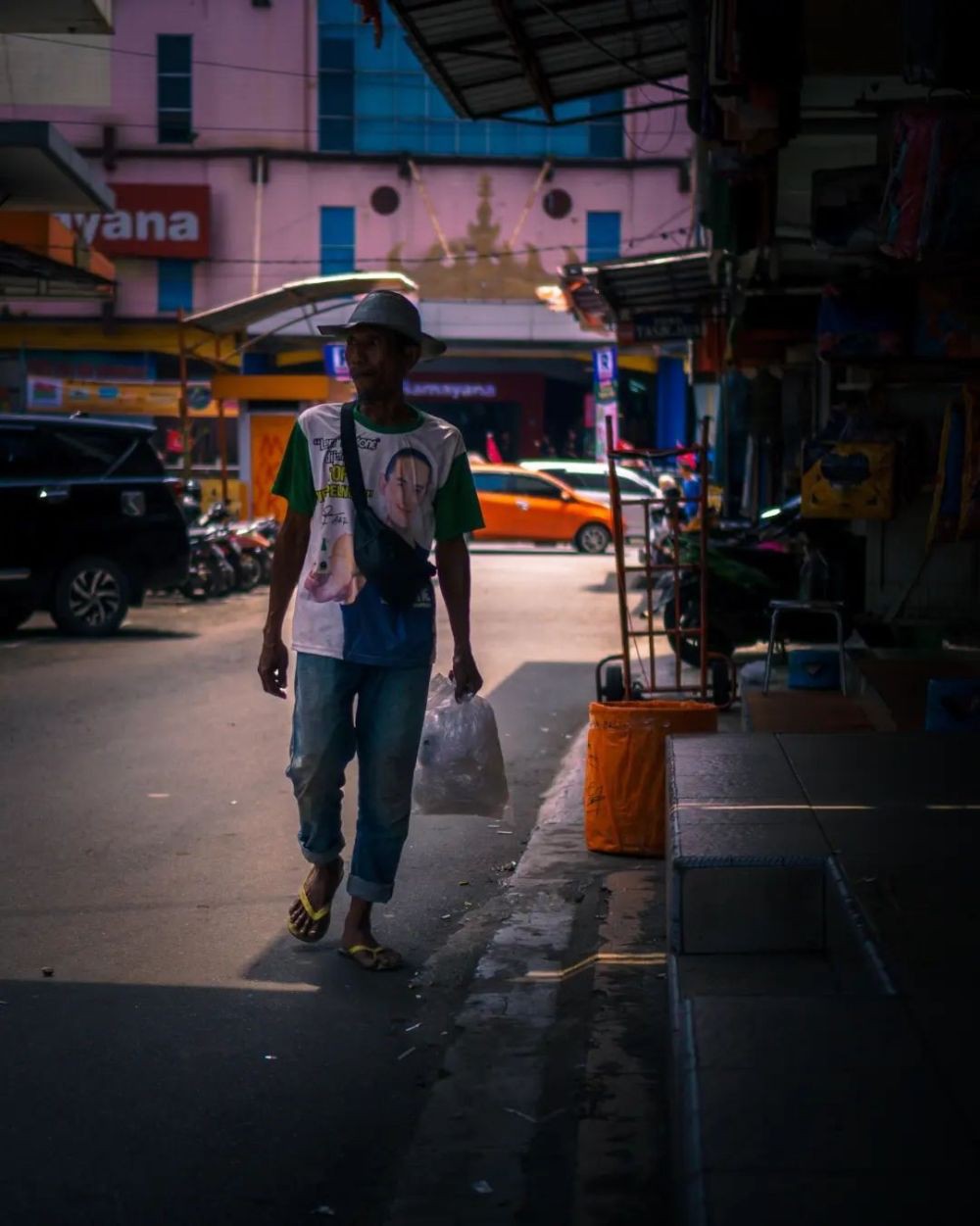 Pasar Tengah Sentra Barang Antik di Bandar Lampung