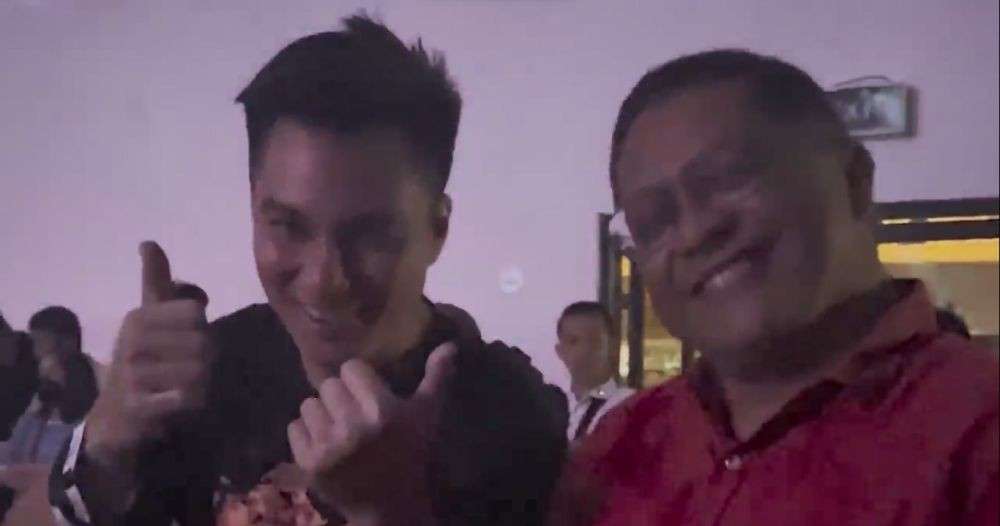 8 Potret Baim Wong Disapa Presiden Jokowi Usai Konser GIGI