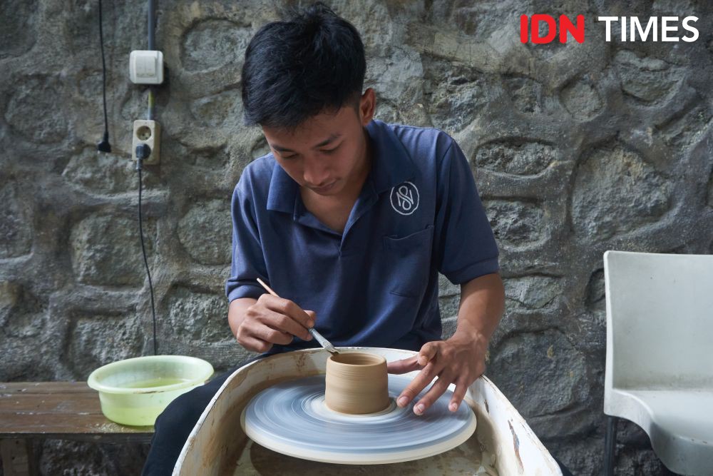 5 Tips Bisnis Roy Naruna Salatiga, Bikin Keramik Abu Gunung Merapi