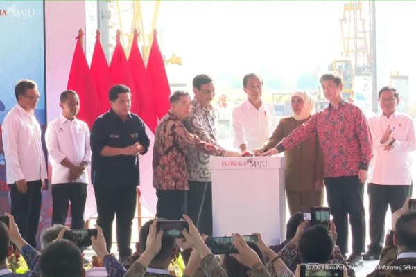 Jokowi Resmikan Groundbreaking Pabrik Bahan Baku Baterai