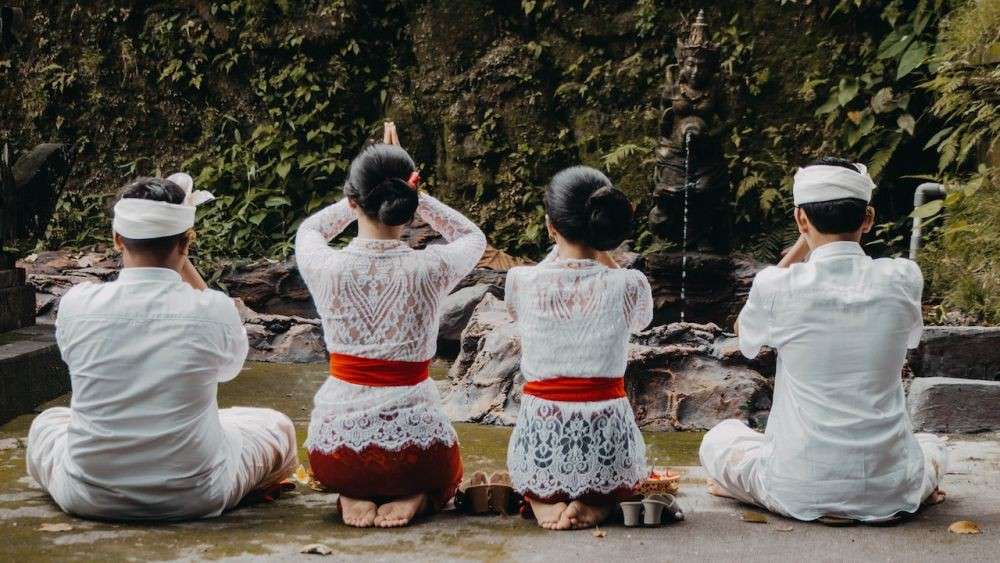 Adat Istiadat: Pengertian, Hukum Adat, Dan Ruang Lingkup