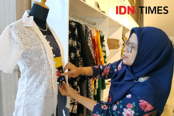 Resign dari Bank, Perempuan Bandung Ini Sukses Bisnis Fesyen Wastra