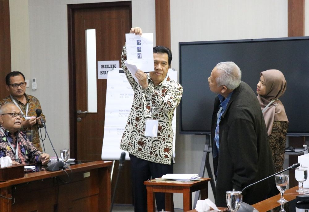 Prof Suharnomo Terpilih Jadi Rektor Undip, Proses Debat Diklaim Terbuka