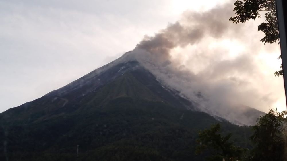 Aktivitas Gunung Api Karangetang di Sulut Kembali Meningkat