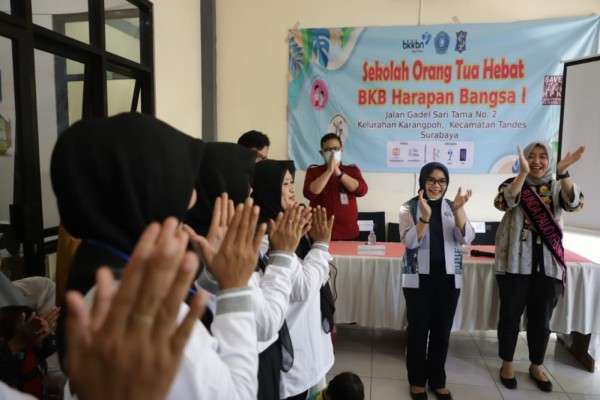 Orang Tua Di Surabaya Diajak Sekolah Untuk Tangani Stunting