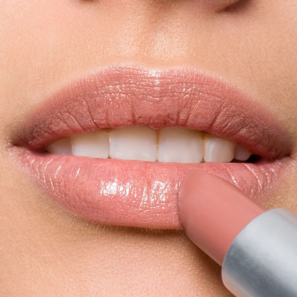 [QUIZ] Dari Warna Lipstik, Kami Tahu Alasan Orang Lain Mengagumimu