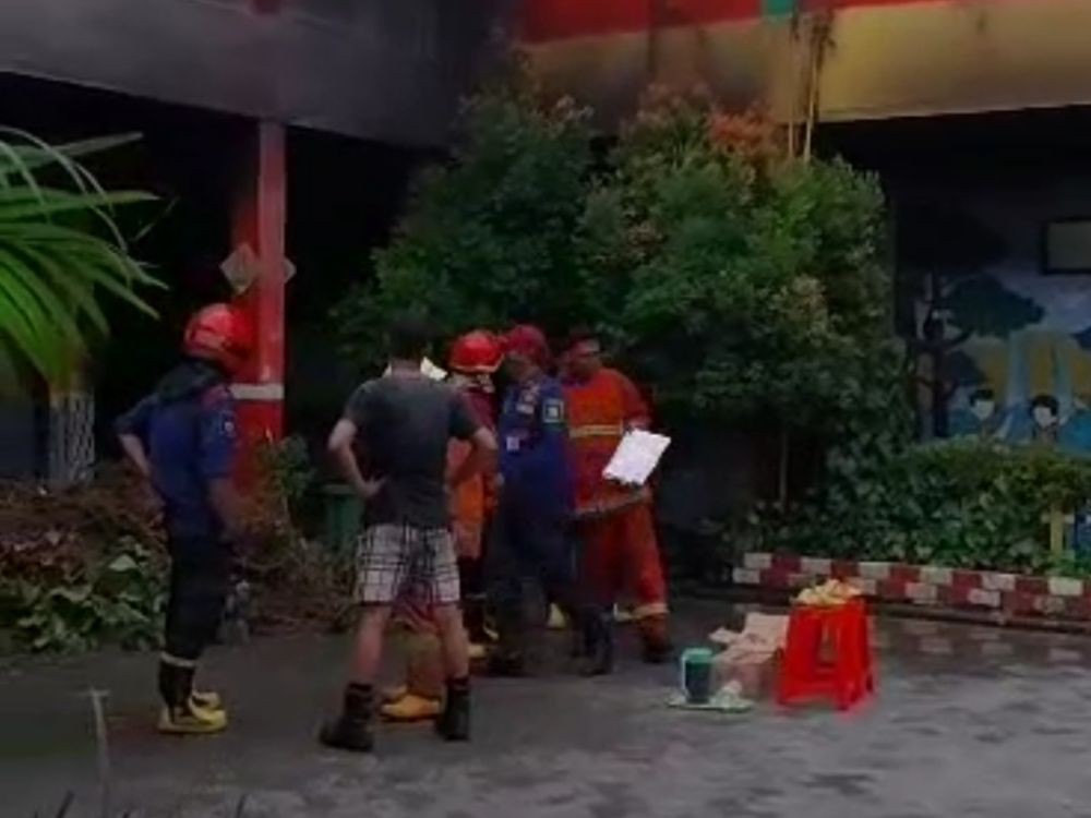 Korsleting Listrik, SDN Petir 3 Kota Tangerang Terbakar