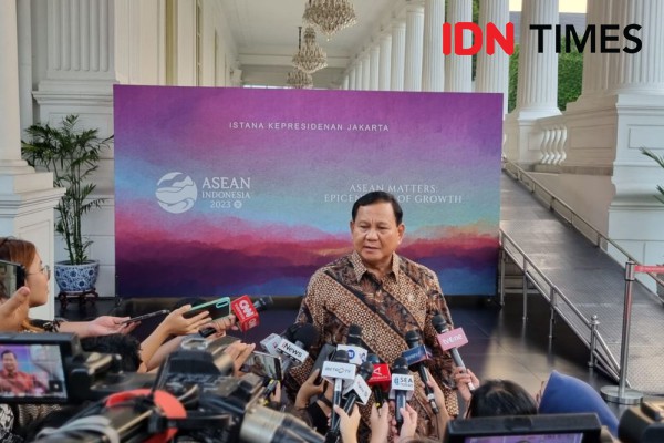 Prabowo Acungkan Jempol Ditanya Peluang Duet Bareng Ganjar di Pilpres
