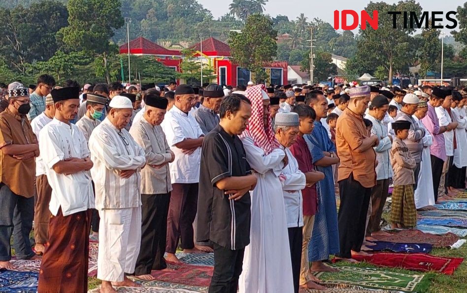 Ratusan Warga Muhammadiyah Bandar Lampung Salat Idul Adha di Lapangan