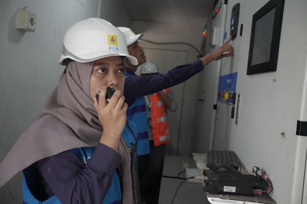 Wujudkan Green Port, PLN Elektrifikasi Terminal Petikemas Makassar