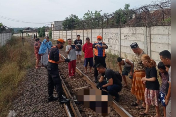 Pria Paruh Baya Tewas Ditabrak Di Perlintasan Kereta Api