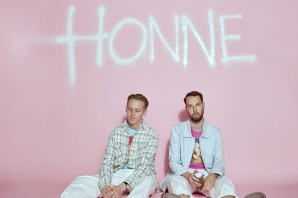 Cara Menukar Tiket Konser HONNE feat. BEKA di Jakarta 2023