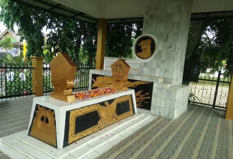 Fakta Unik Wisata Sejarah Makam Pahlawan Radin Inten II di Lamsel
