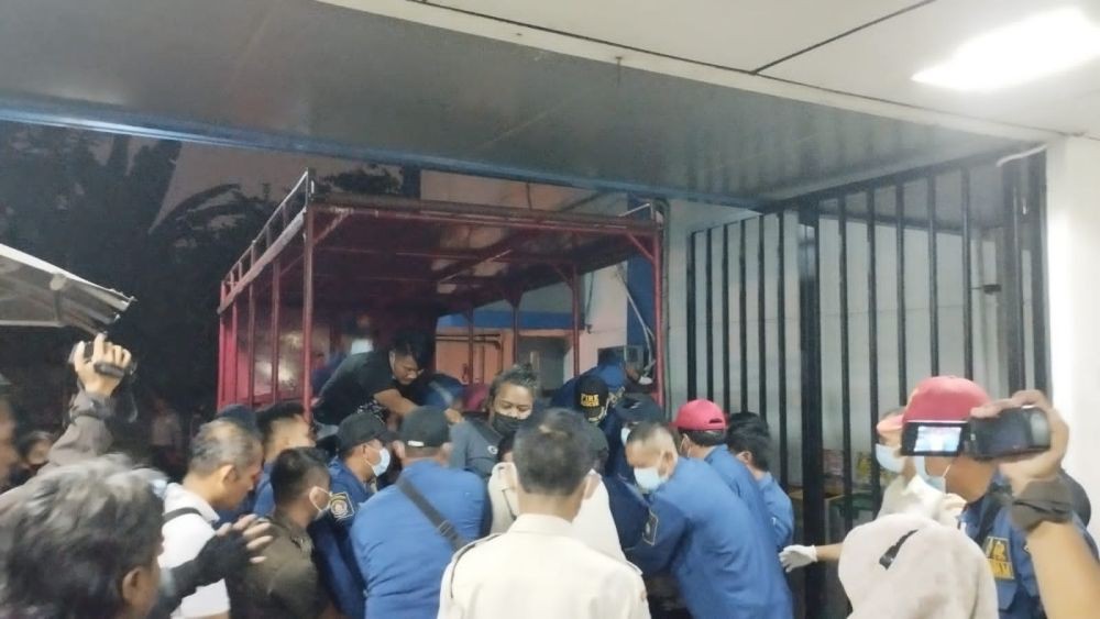Pria Berbobot 200 Kg Dievakuasi ke RSUD Kota Tangerang