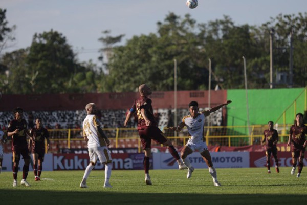 Takluk 1-2 dari Dewa United, Pelatih PSM Singgung Kemampuan Finansial