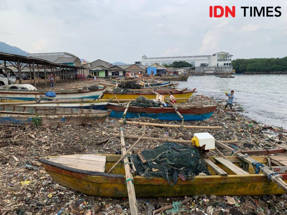H+1 Pasca Clean Up Pantai Sukaraja oleh Pandawara, Masih Banyak Sampah