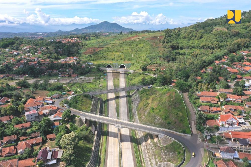 Tol Cisumadawu Tetap Buka Meski Ada Retakan di Terowongan Akibat Gempa