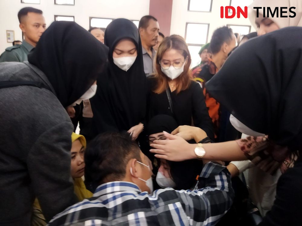 Vonis Terdakwa Revenge Porn Ditunda, Korban Histeris di Ruang Sidang