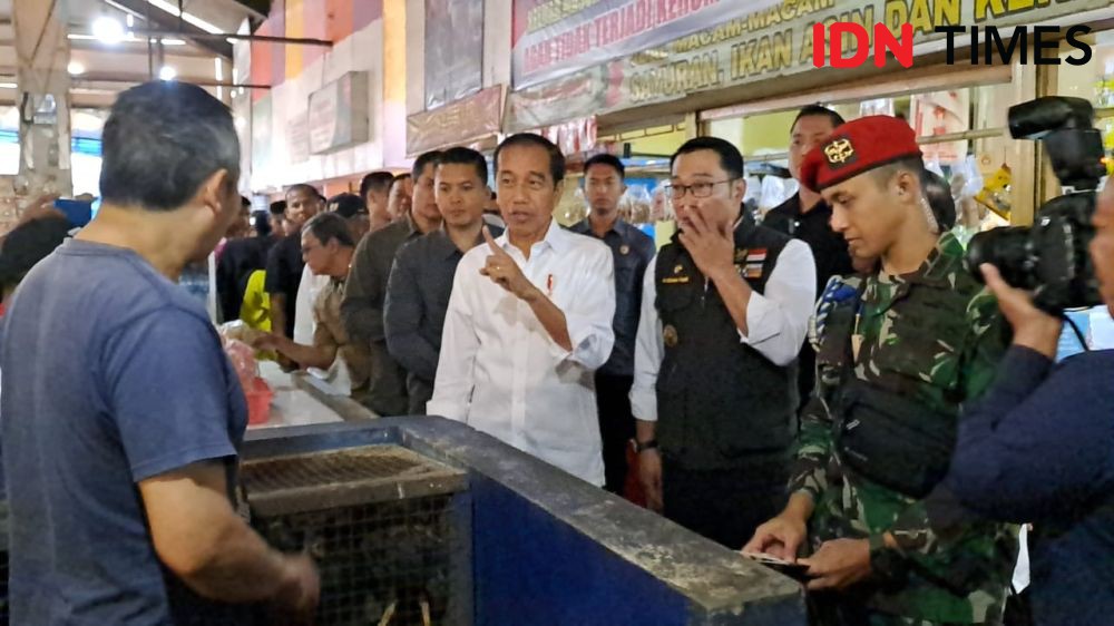 Datangi Pasar Cihapit, Jokowi Mampir ke Warung Langganan Soekarno