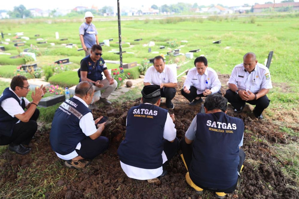 Dinsos Kota Tangerang Makamkan Mr X Pria Terlantar di Tanah Tinggi
