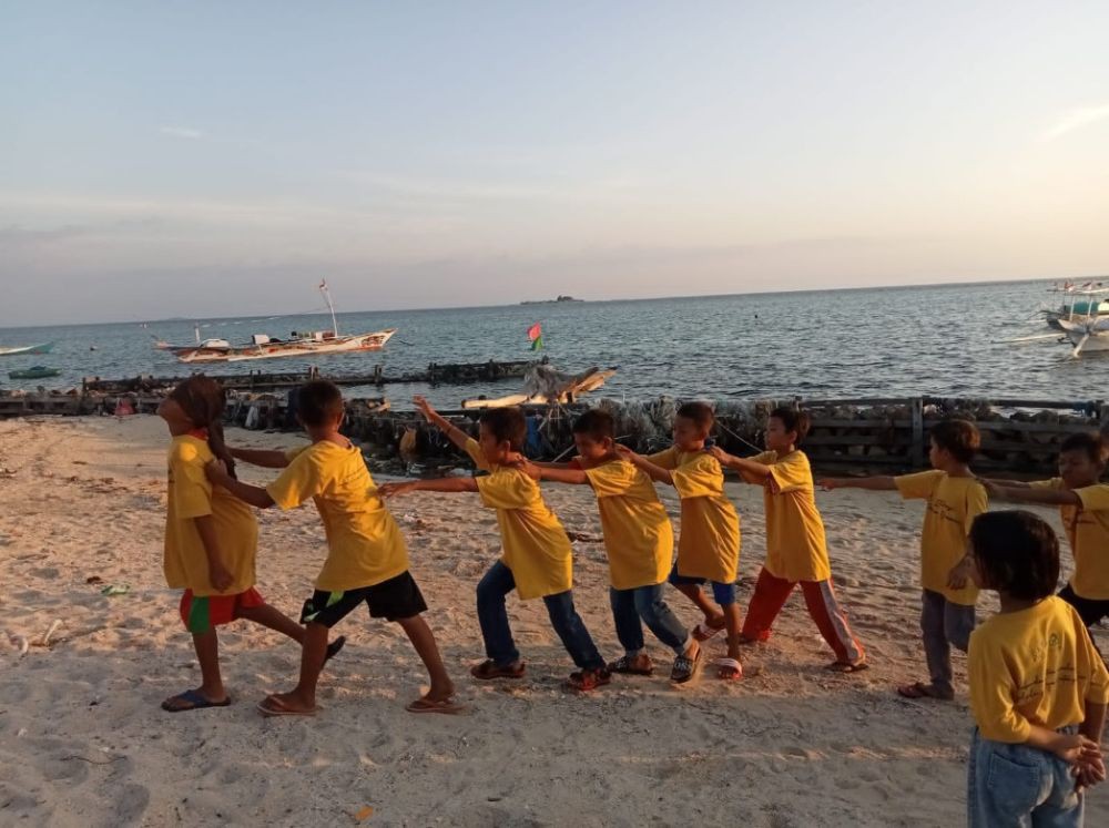 PLN Peduli Bantu Tingkatkan Literasi Anak di Pulau Sanane Pangkep