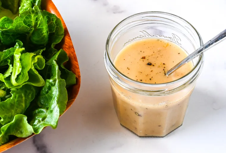 7 Resep Dressing Salad Rumahan yang Enak dan Sehat