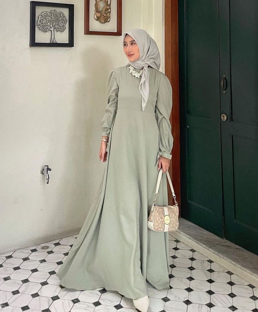 Ide OOTD Kondangan Hijab Risa Larasati, Anggun Tapi Simpel