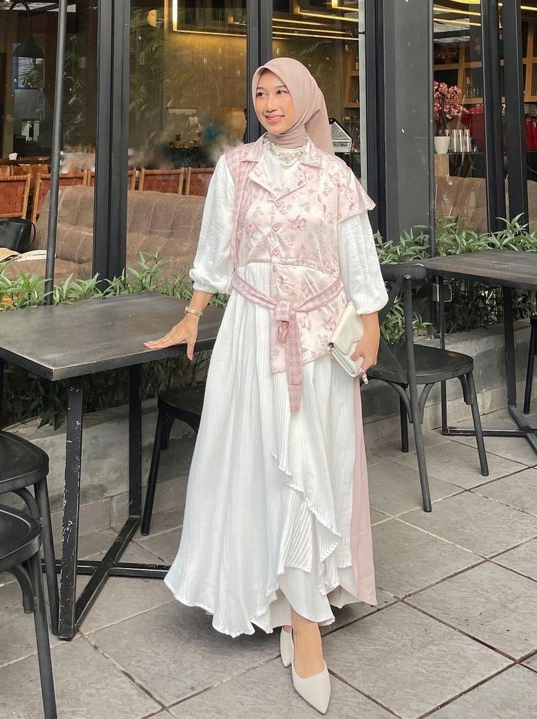 Ide OOTD Kondangan Hijab Risa Larasati, Anggun Tapi Simpel