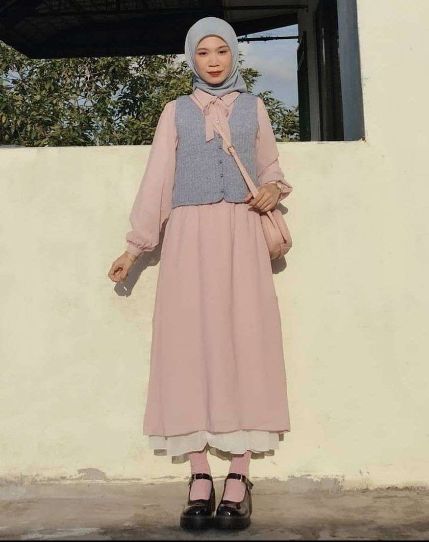 10 Ide Gaya Vintage Hijab, Cocok untuk Office Look