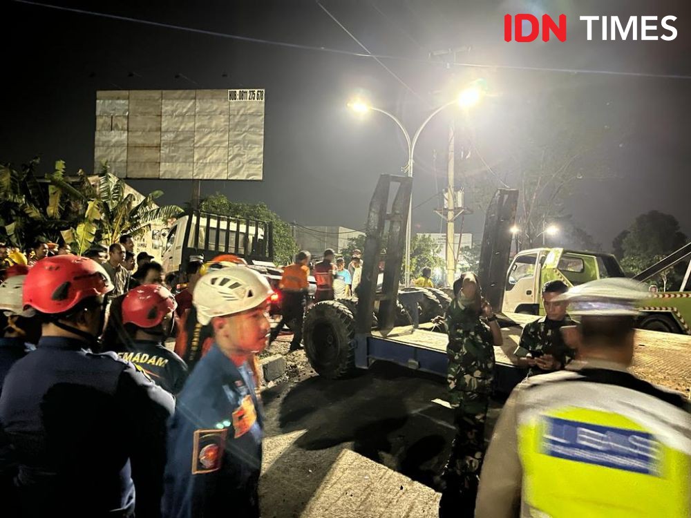 Potret Suasana Evakuasi KA Brantas yang Kecelakaan di Semarang