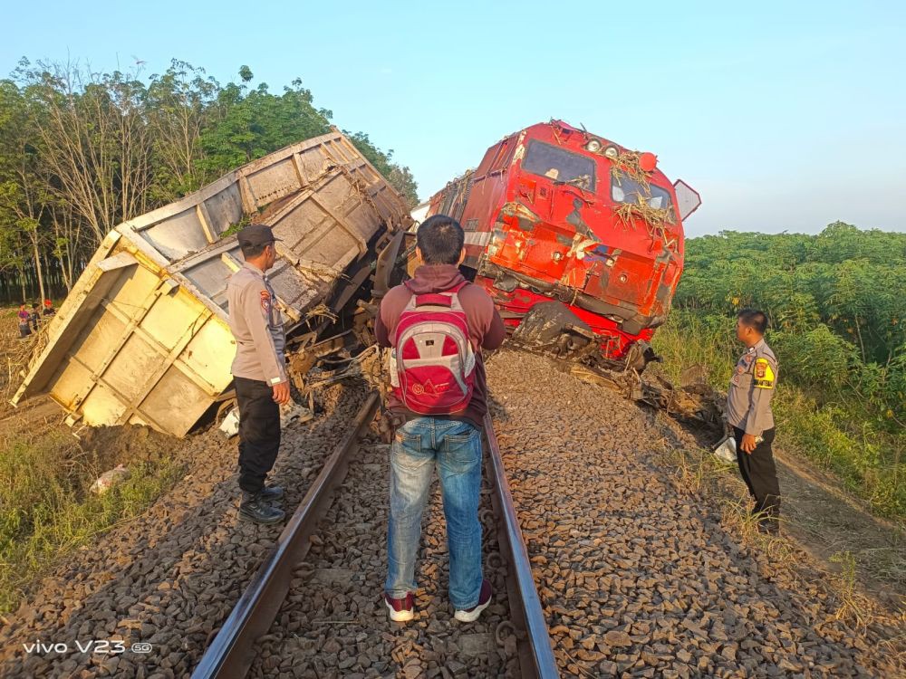 Begini Kronologi Kecelakaan Kereta Penumpang Vs Truk di Lampung Utara