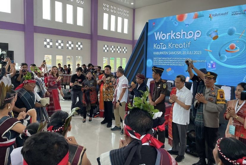 Baliho Ganjar dan Prabowo Ramai di Sumut, Sandiaga: Saya Ajak ke Toba