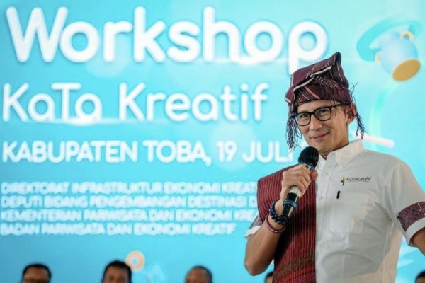 Baliho Ganjar dan Prabowo Ramai di Sumut, Sandiaga: Saya Ajak ke Toba