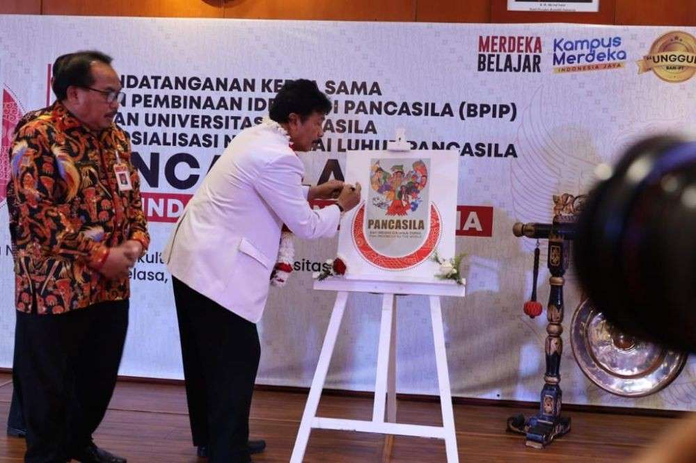 Diduga Hina Jokowi, Ini Deretan Kontroversi Rocky Gerung