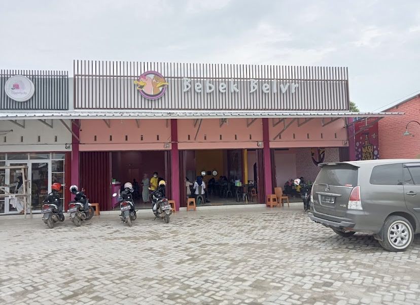 8 Lokasi Restoran Bebek Belvr Lampung, Info Harga dan Menu Favorit!