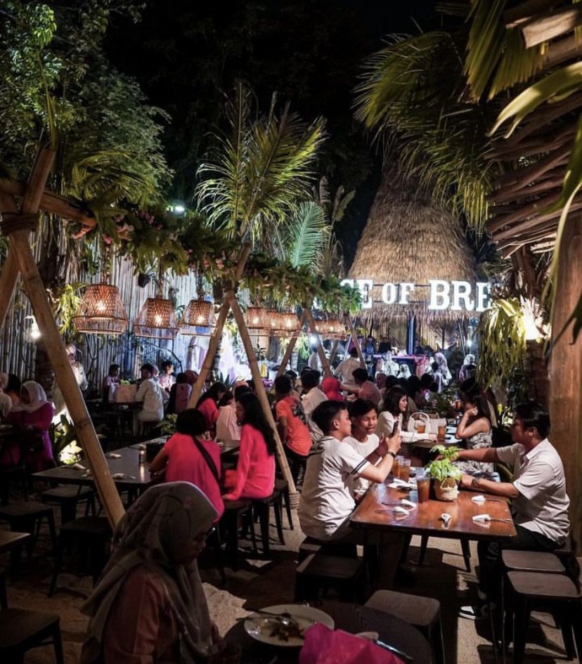 5 Kafe Berkonsep Pantai di Medan, Yuk Ngechill di Sini!