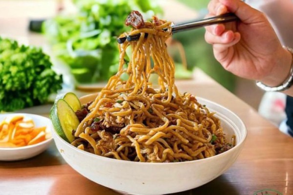 5 Tempat Mie Ayam Chinese Food Halal di Medan yang Mantap Buat Sarapan