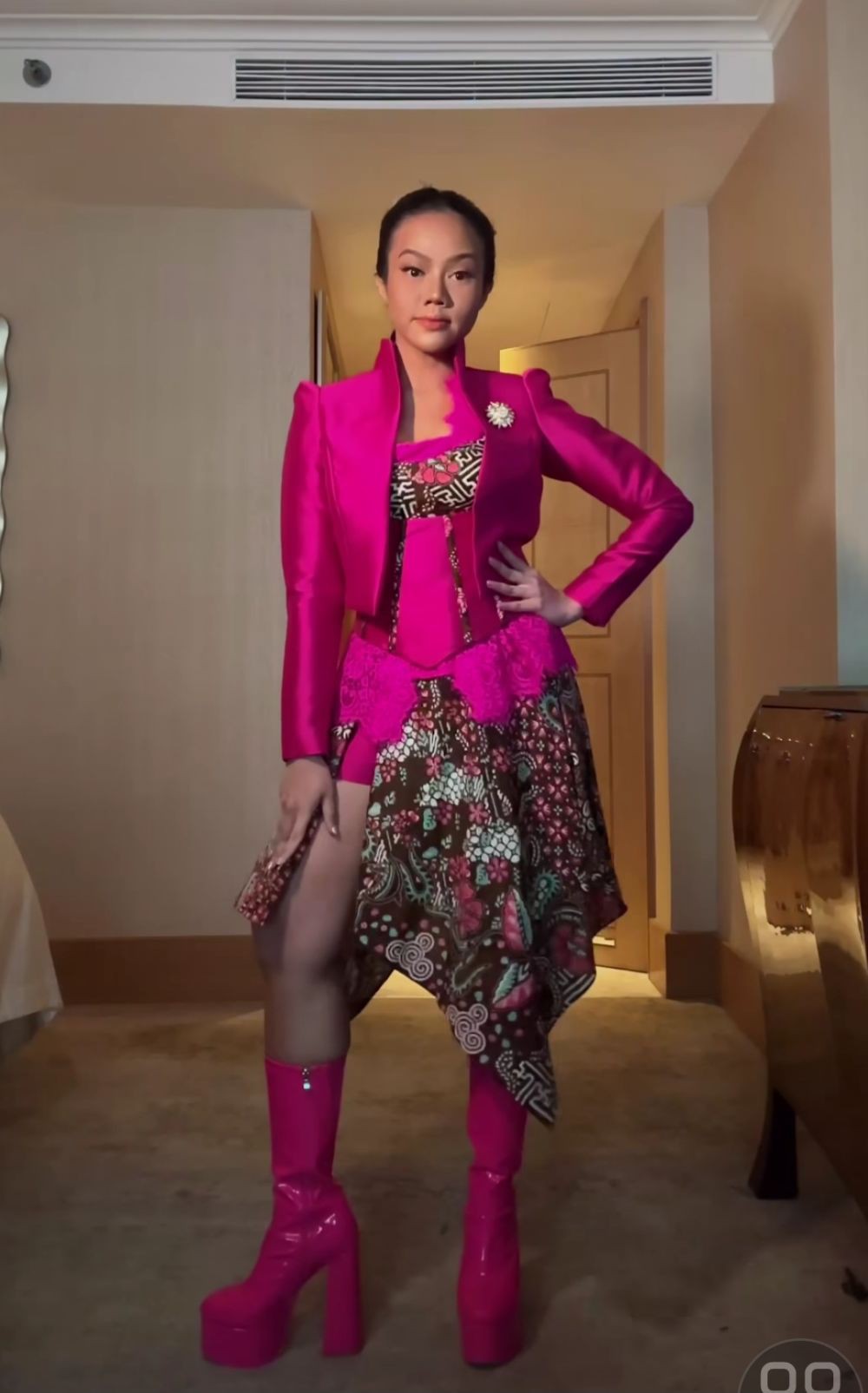 Inspirasi Outfit Look Barbie Dipakai Artis Indonesia, Gemas!