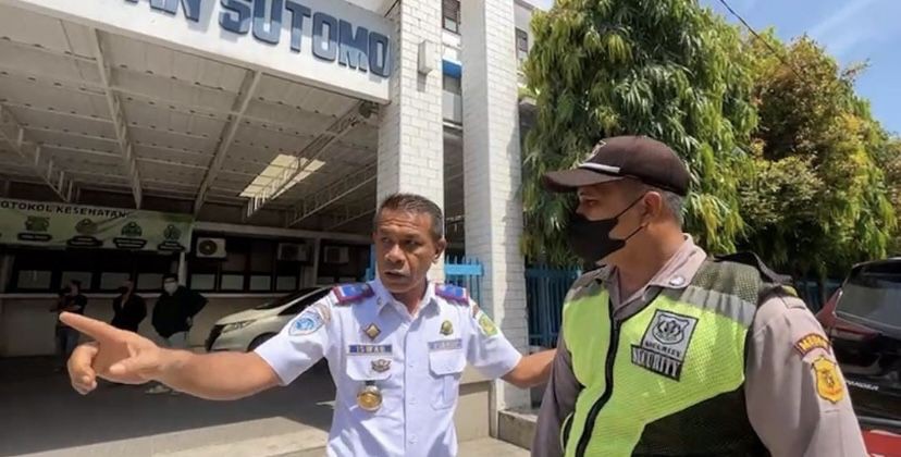 Dishub Tertibkan Parkir Berlapis di Belakang Sutomo 1 Medan